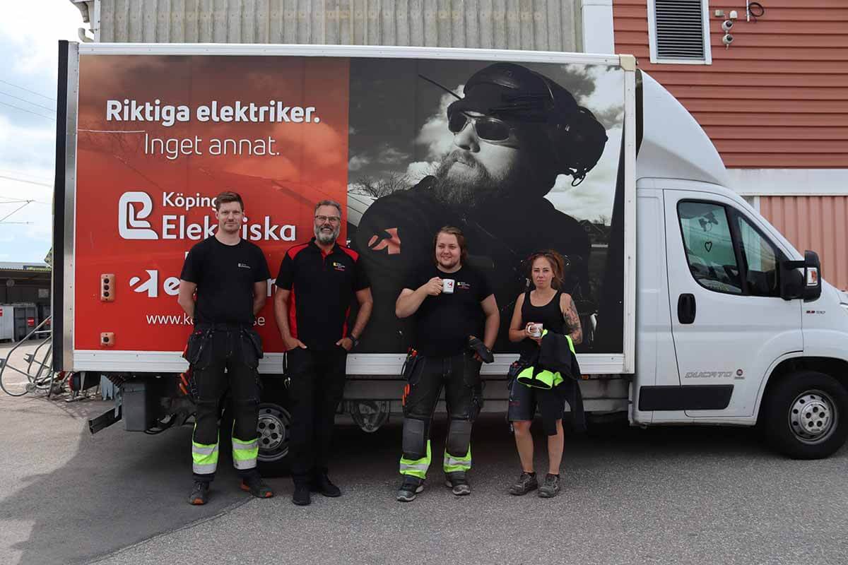 en del av teamet av elektriker på Köpings Elektriska